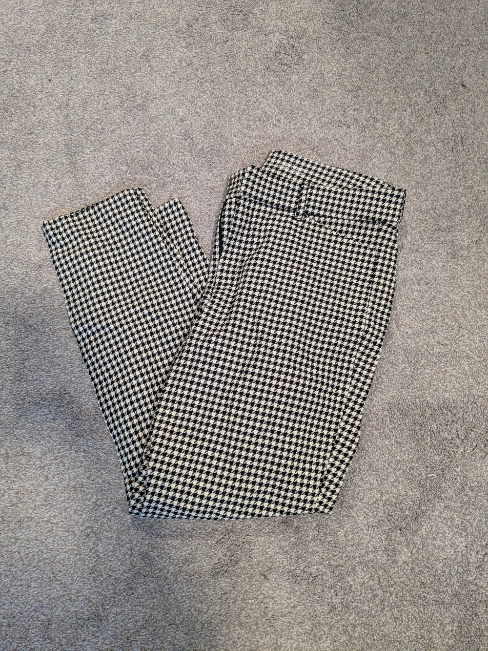 Old Navy Black and White Houndstooth Pixie Pants